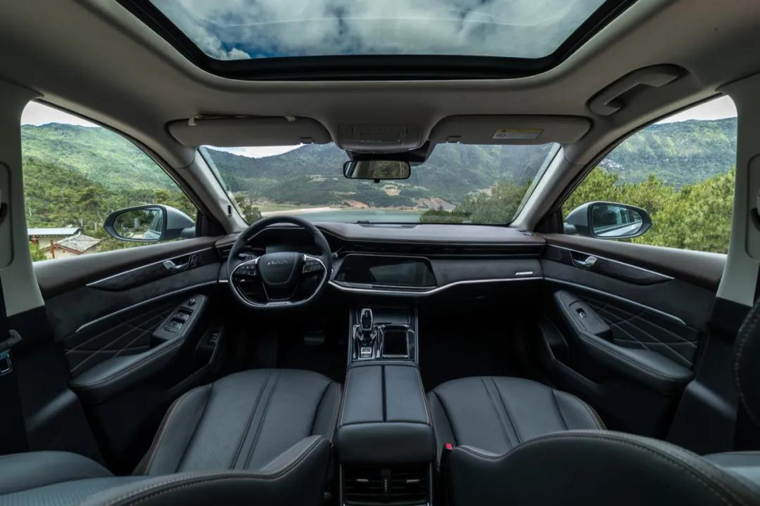 奕炫MAX新车到店！预约尊享8大特权